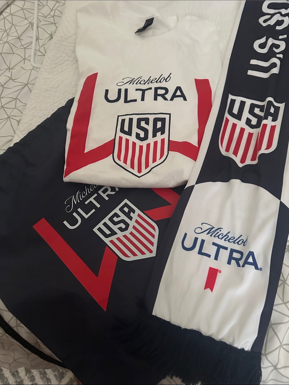 Michelob Ultra USA World Cup 2026 Logo Tee XL & Scarf and bag-New